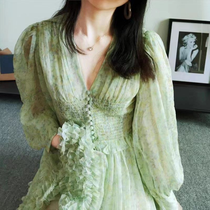 2024春秋新款法式短款长袖收腰仙气飘飘初恋雪纺小个碎花连衣裙夏