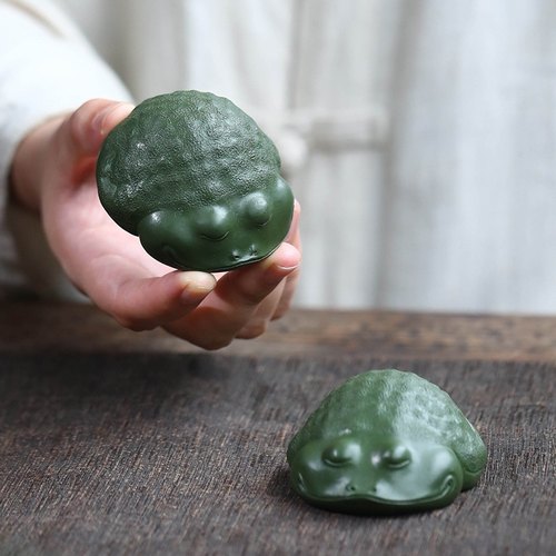 宜兴紫砂茶宠金蟾可爱茶玩可养创意绿泥蟾蜍茶盘摆件功夫茶具配件