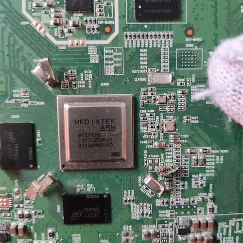 mt2712q导航主板 板内有D9WHW颗粒俩个 祥细看下图