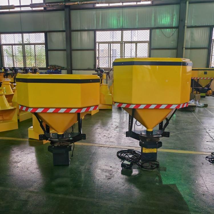 机市政道路小除雪备车载悬挂式融雪剂型撒布公路清雪电动撒盐610