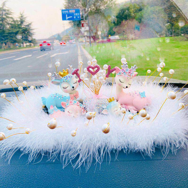 萌钻一路平安鹿汽车摆件女神款中控台车载高档车内装饰汽车装饰汽