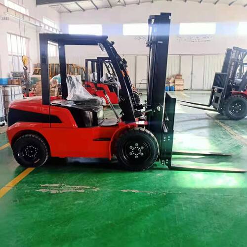 柴油内燃式叉车 四轮座驾平衡重柴油内燃叉车四轮驱动越野叉车