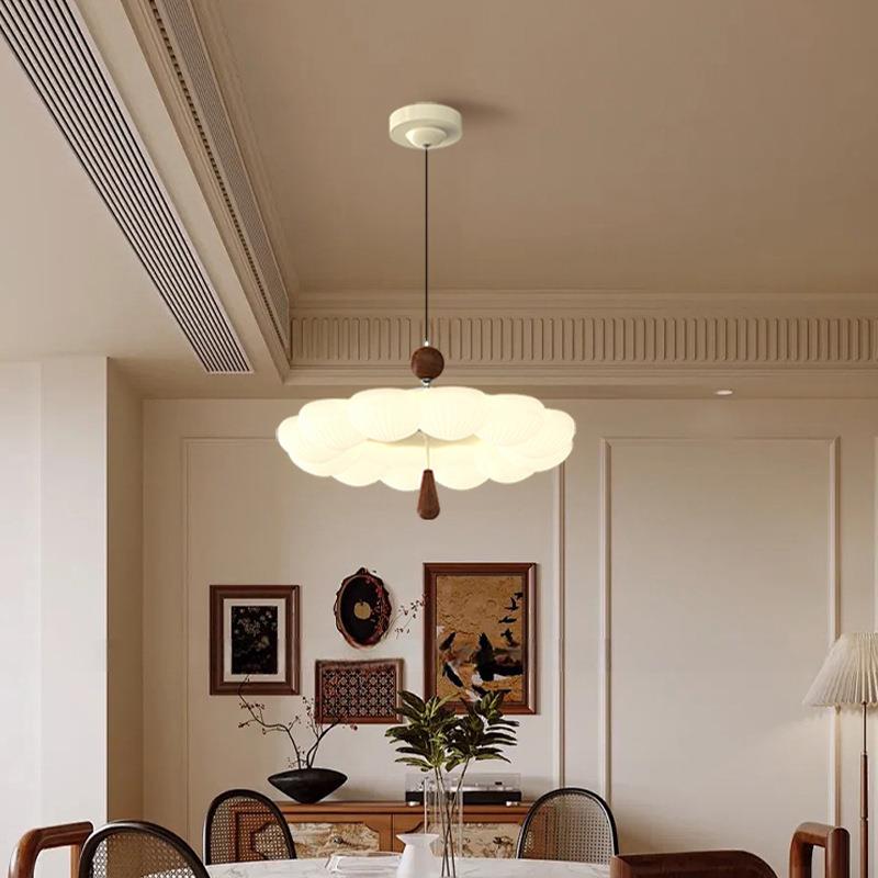 2025年新款吊灯美德拉吧台灯法式云朵卧室灯飞碟温馨中古风民宿