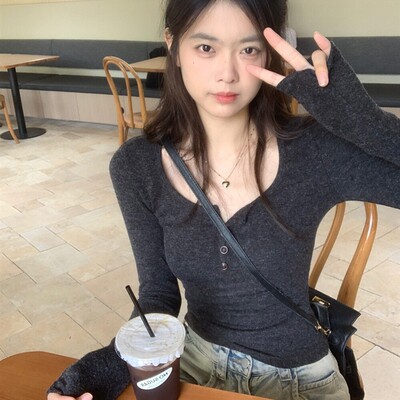 PPHOME辣妹方领纽扣正肩长袖T恤女秋季灰色修身内搭打底显瘦上衣