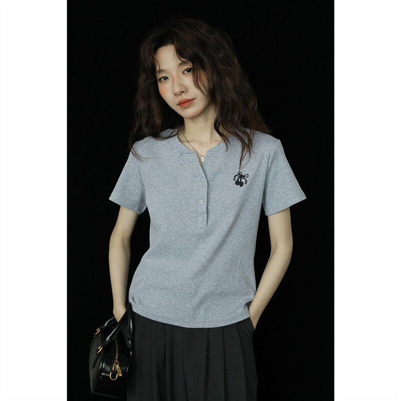 水果图案灰色套头休闲风短袖T恤女夏季棉质圆领刺绣设计宽松上衣