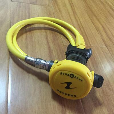 Calypso/Titan备用二级调节呼吸器 法国AQUALUNG便携便携式