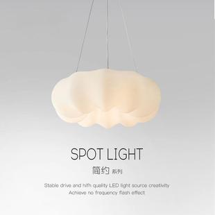 云朵吊灯简约餐服厅装 店灯具987瓜灯网红儿童房间灯卧室灯工厂南