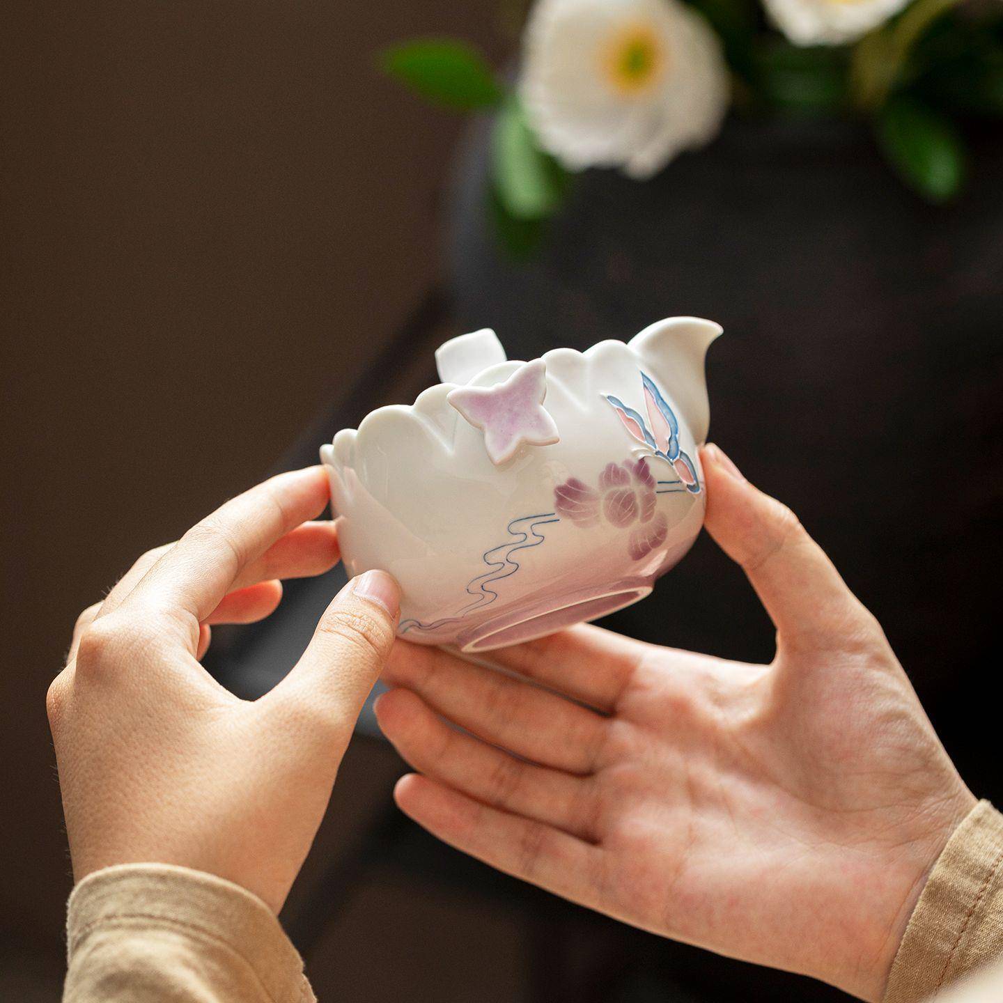 纯手绘牡丹蝶恋花陶瓷手抓壶釉下彩茶壶宝瓶壶创意女士家用泡茶具