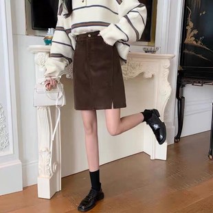 复古灯芯绒中裙女秋冬遮胯a字半身裙大码 咖色侧开叉胖mm包臂短裙