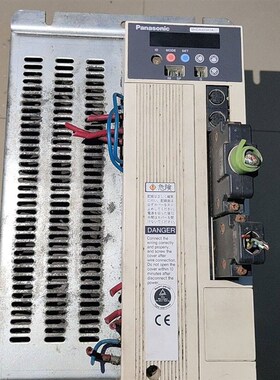 MHDA303A1A3千瓦伺服驱动器 刚拆回来灰都没擦呢