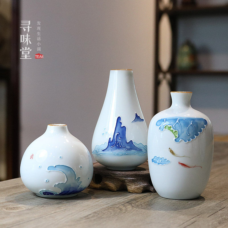浮雕手绘小花器雅致甜白瓷小号花瓶花插桌面台面陶瓷摆件装饰品