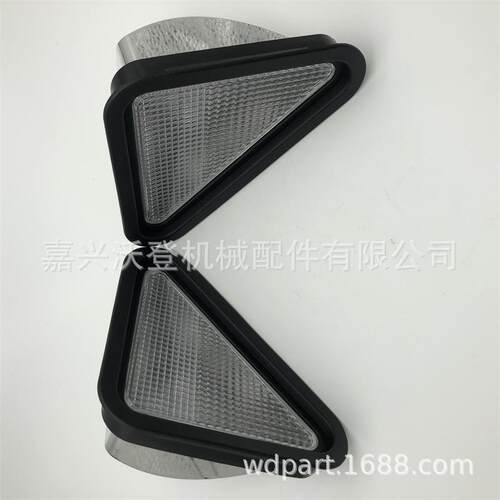 6674400 6718042 6674401 6718043山猫灯分左右各一个