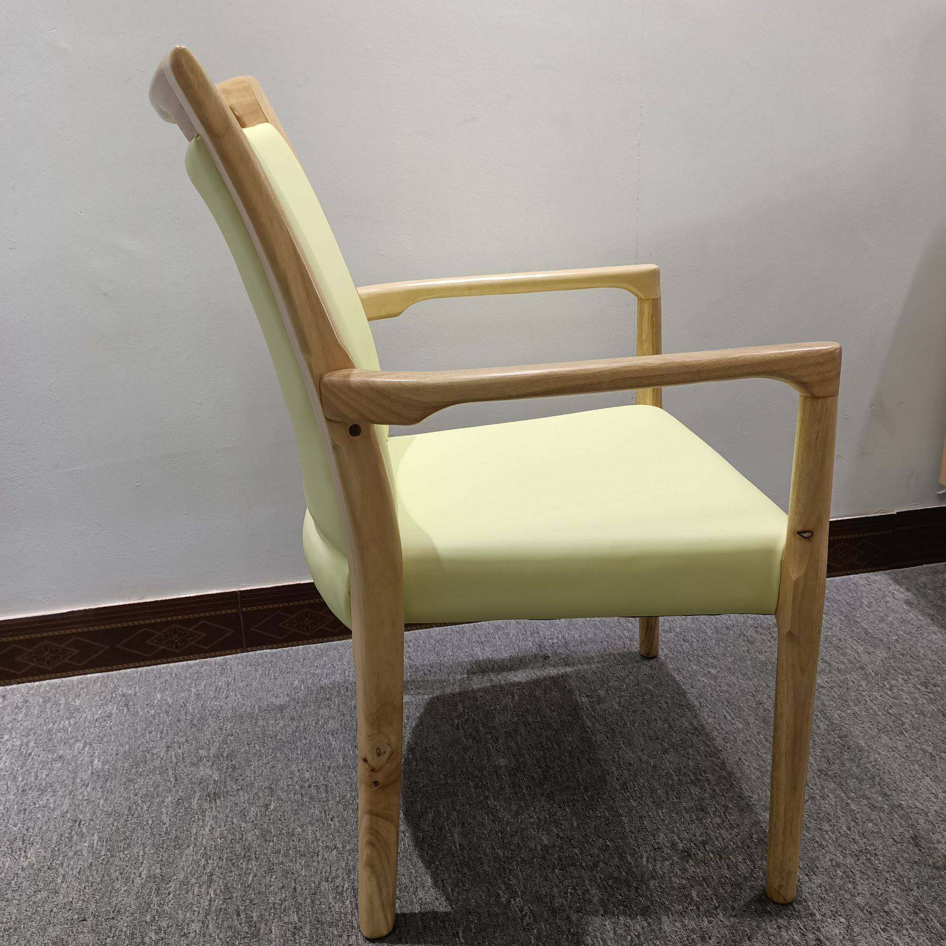 康养中心实木餐椅养老院椅子老人活动中心休闲椅适老化家具老人椅