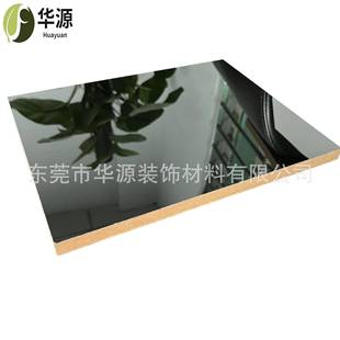 直销UV钢琴烤漆宝丽板高防潮室内MDF高密度板A级阻护墙板免漆光板