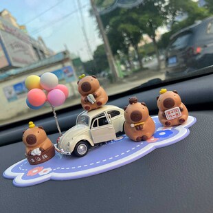 卡皮巴拉车载摆件水豚创意可爱卡通女中控台装饰汽车内饰遁入豚门