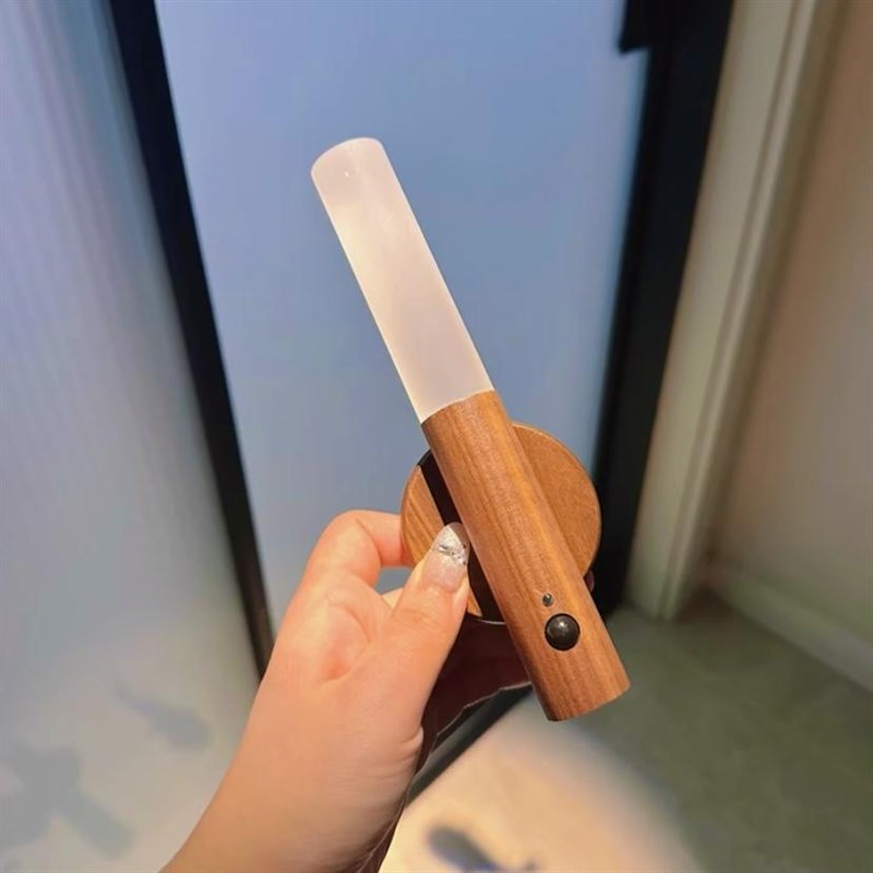 高级入户门感应灯人来即亮智能感应小夜灯楼道玄关灯充电床头壁灯