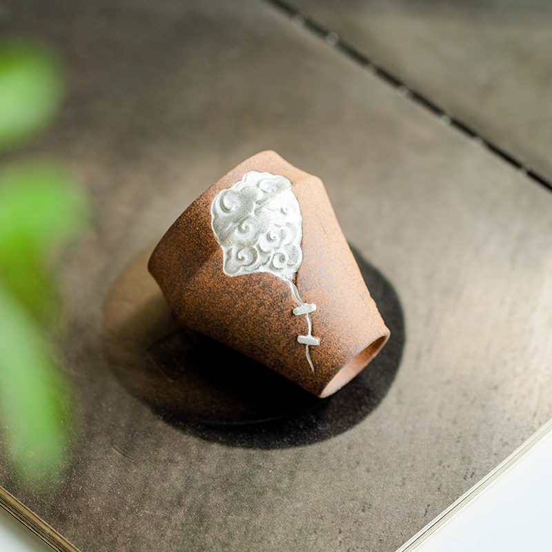 观策器隐老岩泥描银祥云杯创意侘寂风杯主人杯家用功夫茶具品茗杯