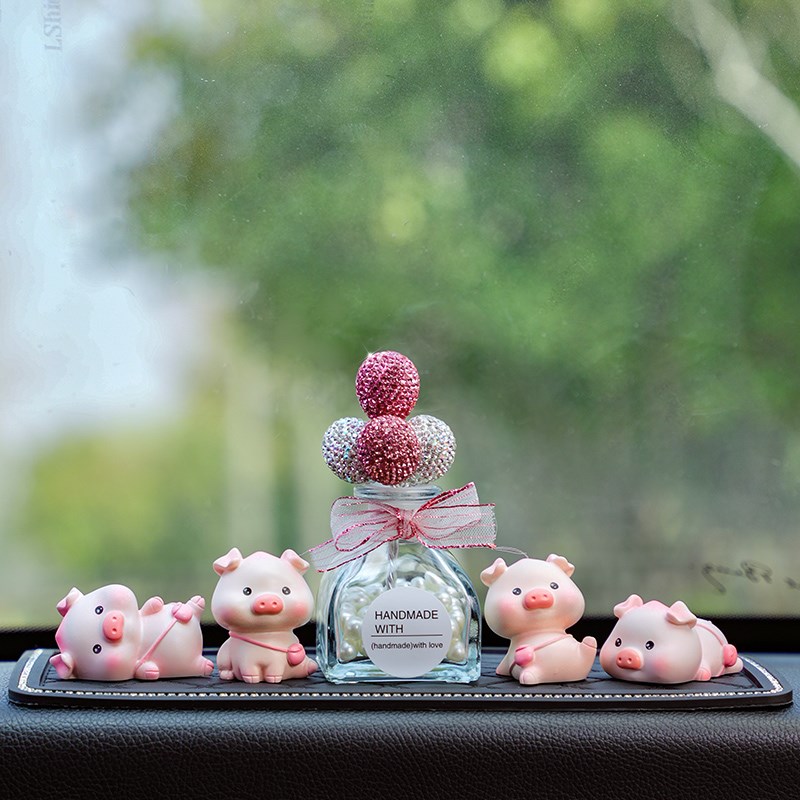 202新款摆件车载创意漂亮小猪公仔创意车内汽车上装饰用品大全女