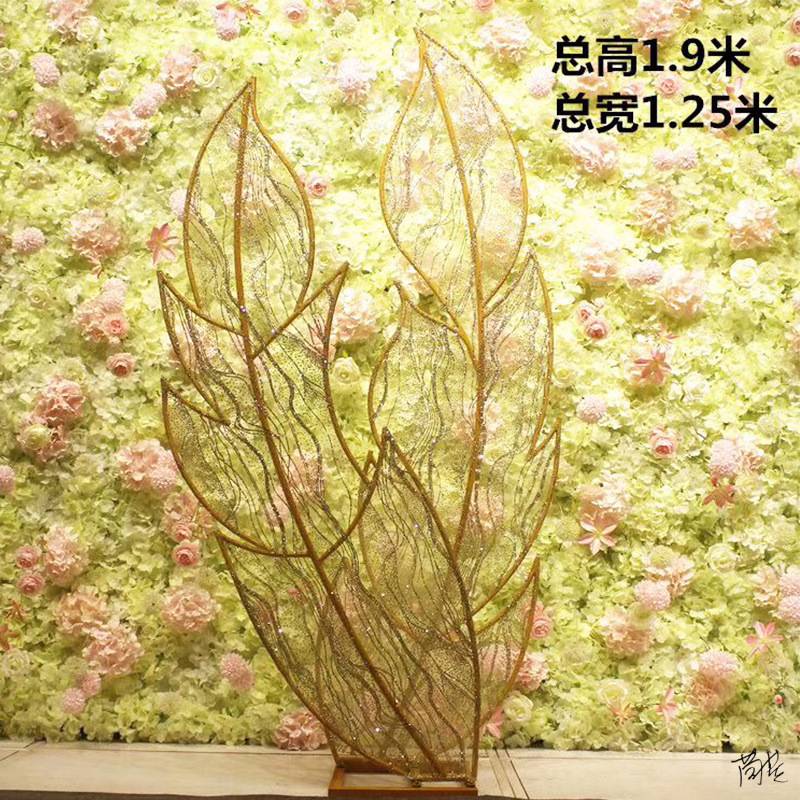 婚庆羽毛路引背景架羽毛t台道具舞会屏风路引铁艺背景会场摆件