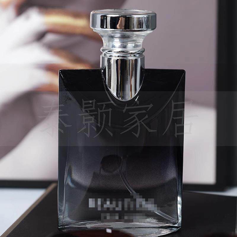 样板房化欧式衣帽间摆件装衣柜JJ陈列道具妆妆台飘窗梳套展柜饰品