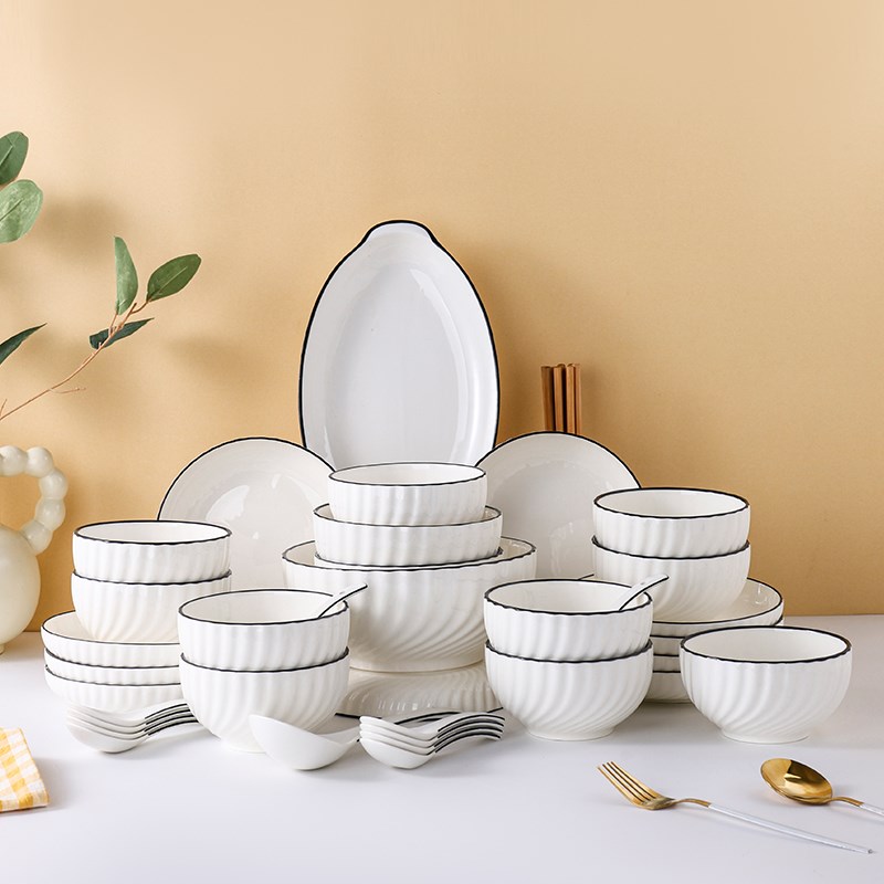 高级感2025新款盘子菜盘家用碗碟餐具组合学生创意北欧风陶瓷餐盘