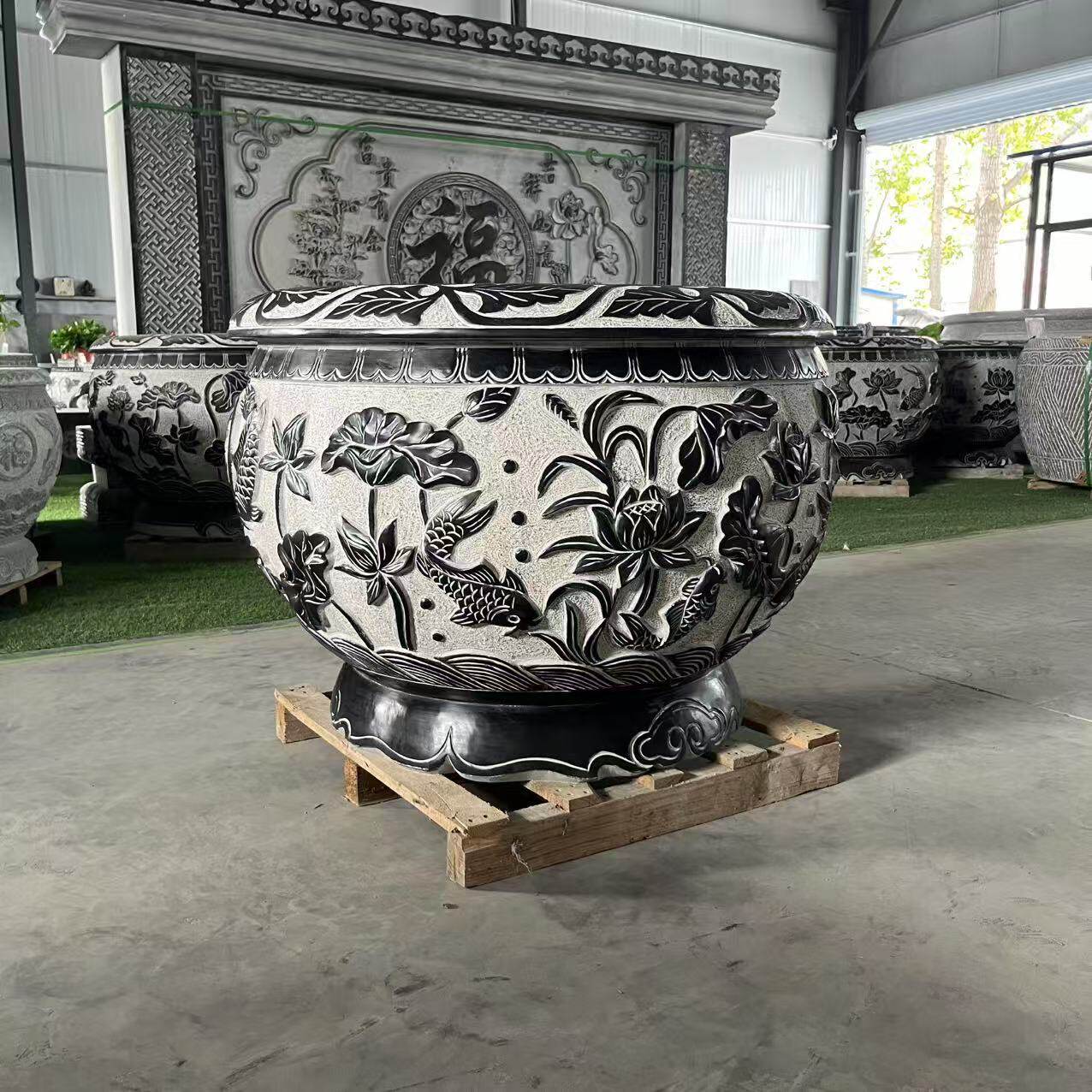 青石荷花养鱼水缸园林仿古中式养鱼养花石缸青石雕刻圆形鱼缸