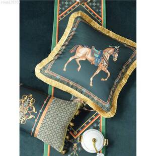 美式轻奢金钱豹抱枕方靠垫骏马样板房家居客厅沙发床头流苏大靠背