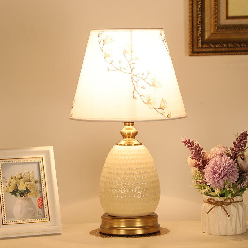 欧式现代简约卧室床头柜陶瓷台灯客厅触摸可调光书房装饰喂奶台灯