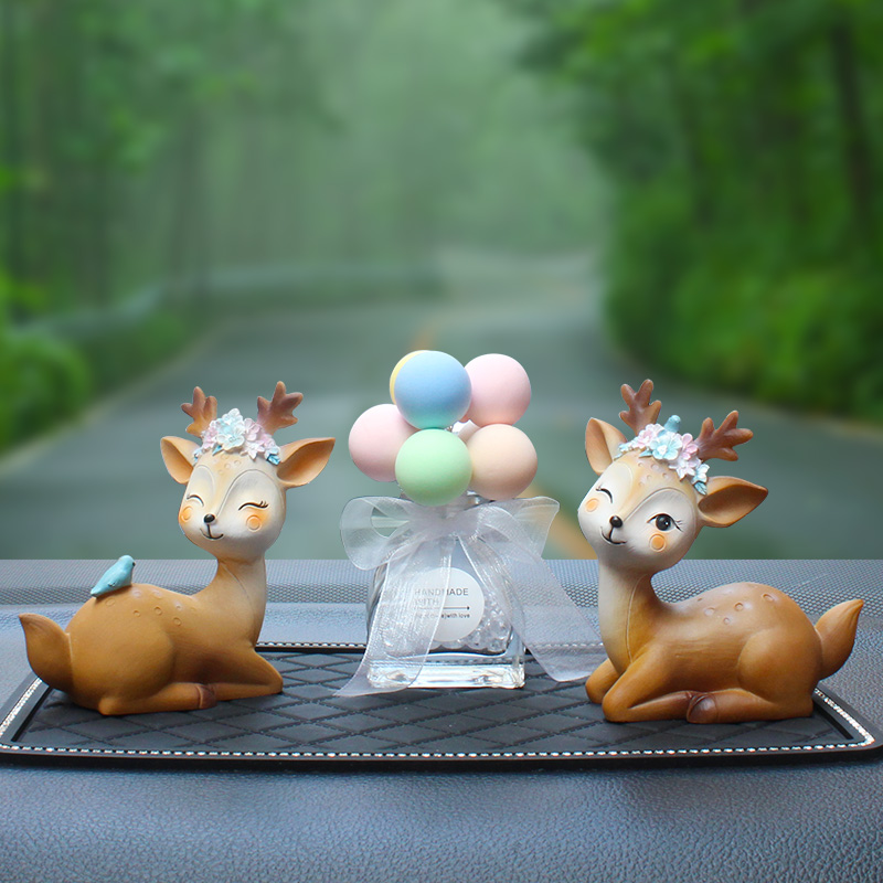 一路平安鹿汽车中控台装饰创意漂亮车载可爱男女车内饰品摆件