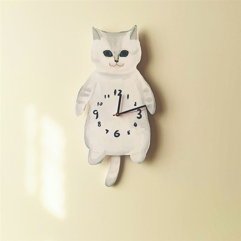 可爱银渐层猫咪静音挂钟宠物店金吉拉个性简约时钟卡通壁挂墙钟表