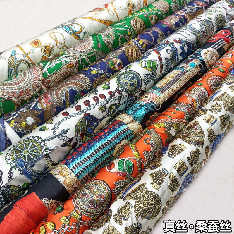 时尚珠宝链条纹几何图案数码喷绘桑蚕丝面料19姆米弹力印花真丝缎