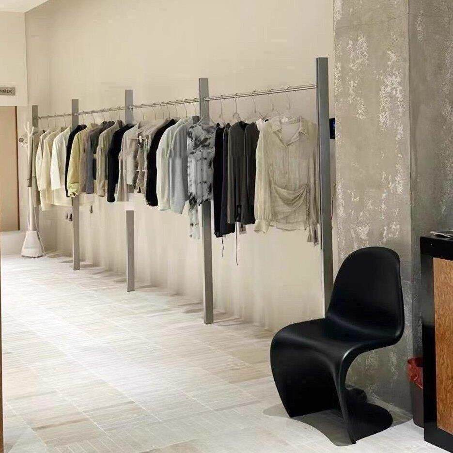 服装店展示架不锈钢黑色上墙架女装落地式陈列架简约货架挂衣架子