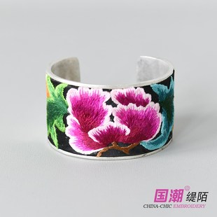 复古民族风刺绣花宽版手镯雕刻花纹女复古开口抛光白手镯手环饰品