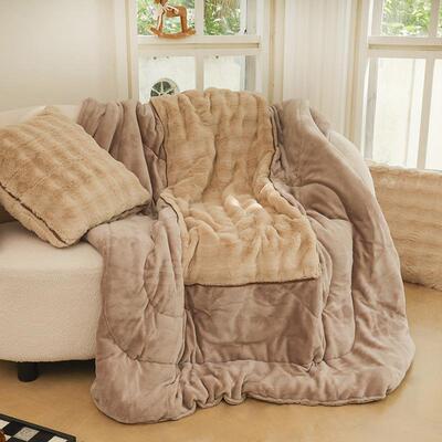 新被款兔毛绒款抱枕牛M-020923奶绒高子档叠靠垫枕头午休毯折子二