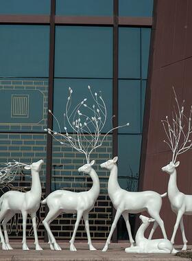 户地外TB-64009园林景动物花鹿玻璃钢观雕梅塑草坪落麋鹿模型装饰