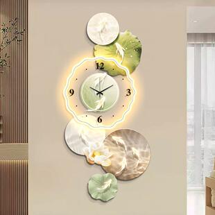 九YSL-043鱼荷图钟表客厅2挂025新花创意大气壁灯款轻奢莲装饰画