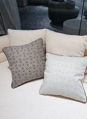 燕麦色轻奢高档店样板现代简约沙发客靠02厅抱枕间腰枕床头垫酒靠