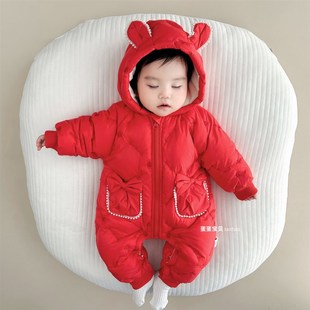 女婴儿衣服宝宝冬装夹棉服超萌冬季加厚连体外出拜年幼儿外套过年