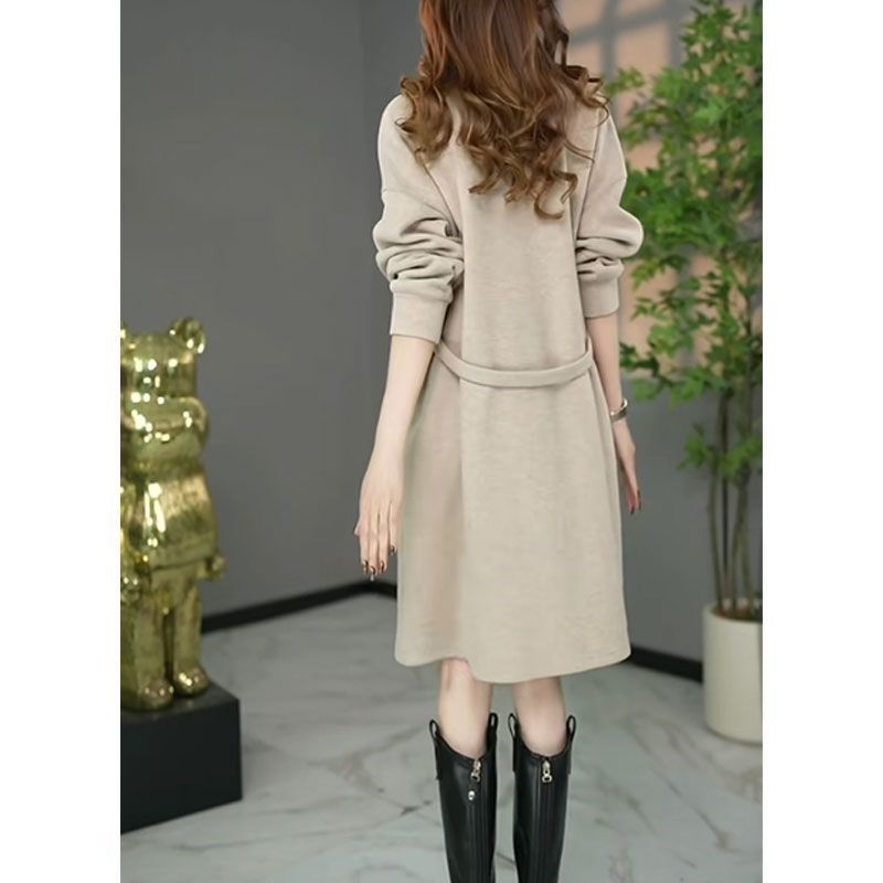 2025秋季新款设计感宽松显瘦打底裙子女时尚气质POLO领长袖连衣裙