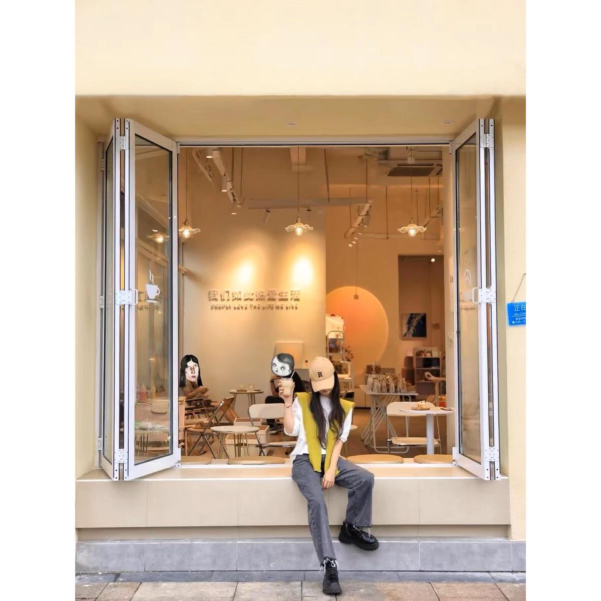 左右折叠推拉门窗铝合金厨房奶茶咖啡店吧台无下轨吊轨窄框折叠窗