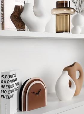 合卡其组色可风板TNV现代简约样间异形白色蔻陶瓷花器装饰摆件