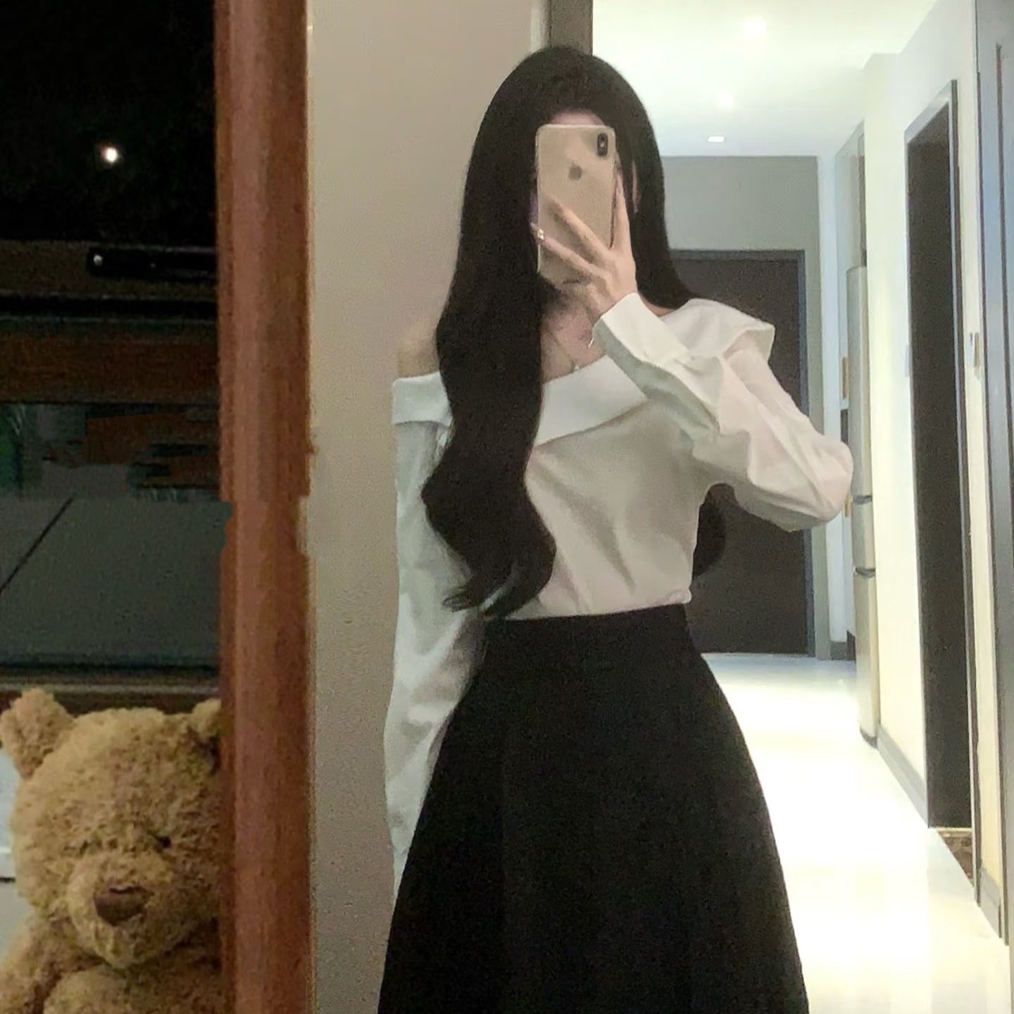 白色一字肩衬衫连衣裙子女2025新款春季气质韩系穿搭一整套装长裙