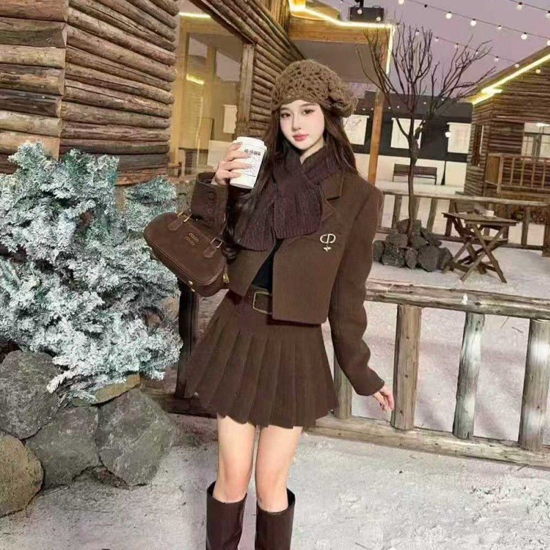 韩系冬加棉呢子西装裙套装法式洋气夹棉短外套+百褶裙+围脖三件套