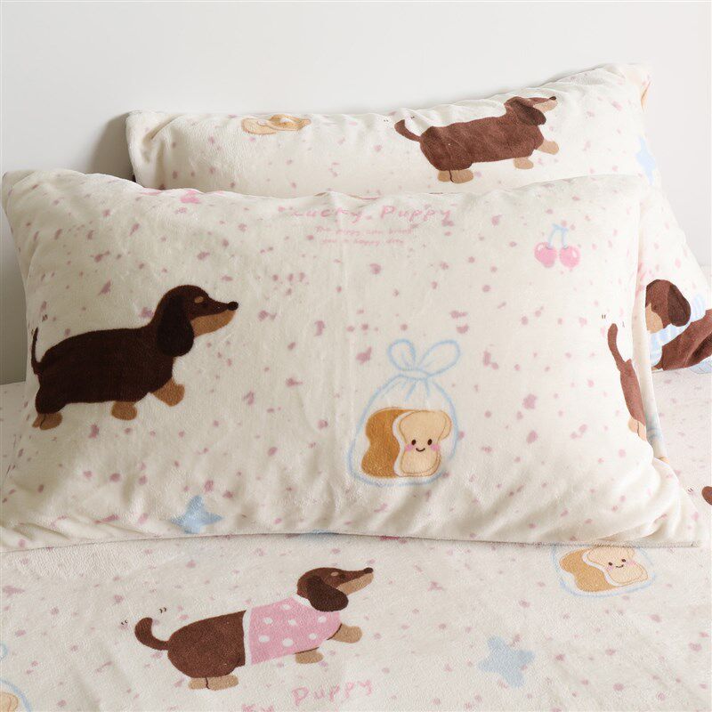 小狗冬季珊瑚绒毛绒卡通可爱枕头套装一对儿童枕套单个48cmx74cm