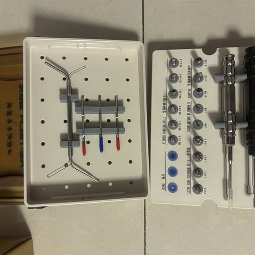 瑞钛克穿翼工具盒