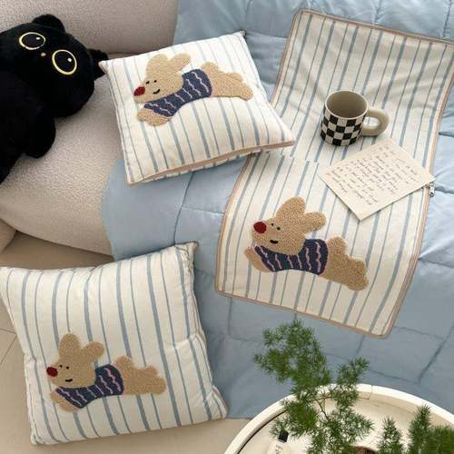 WGW205新款毛巾抱枕被两用绣折2合叠靠枕车载办公室午睡枕头毯子