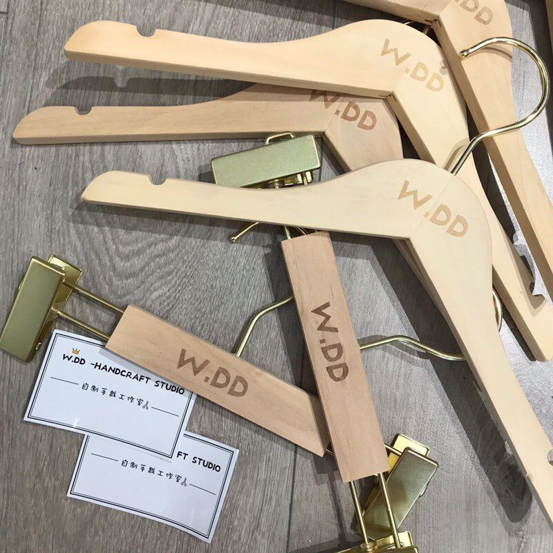 服装店实木衣架定制Logo女装防滑衣撑木质儿童装衣挂裤架免费刻字