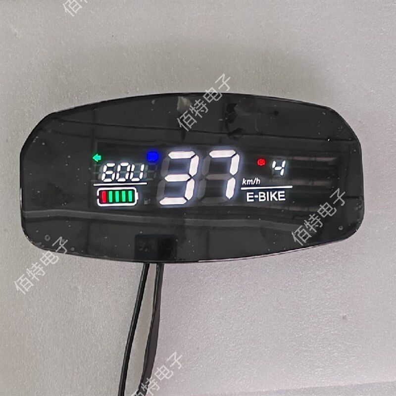 新款改装B02机器人电动车仪表盘48-60-72三电压通用实时电压显示