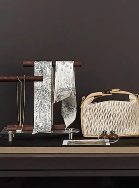 样板房衣帽间中式古典风软装复古编织包丝巾木质展示架桌面摆件