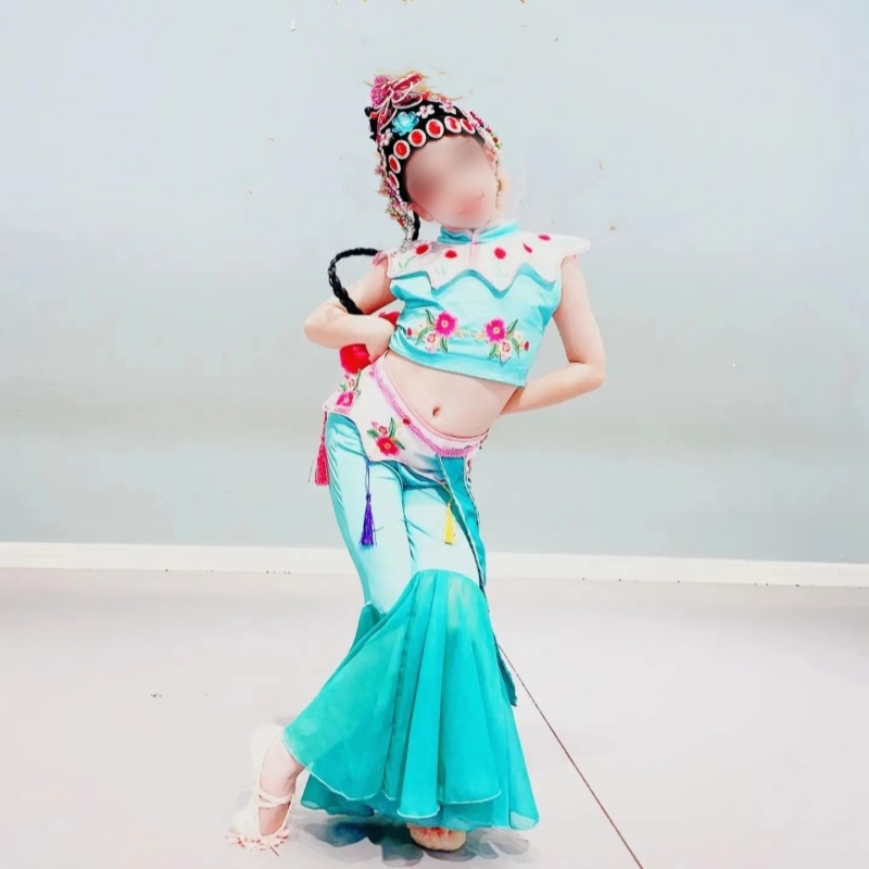 小戏骨演出服俏花旦舞蹈服京剧戏曲服装元旦儿童喜庆舞台表演服